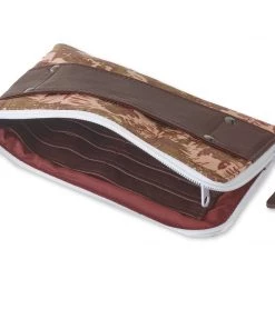 KAVU Cammi Clutch