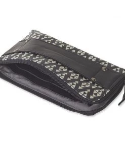 KAVU Cammi Clutch