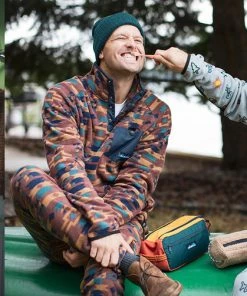 KAVU Grizzly Kit BAGS AND PACKS 79 KAVU Grizzly Kit BAGS AND PACKS