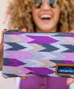 KAVU Cammi Clutch